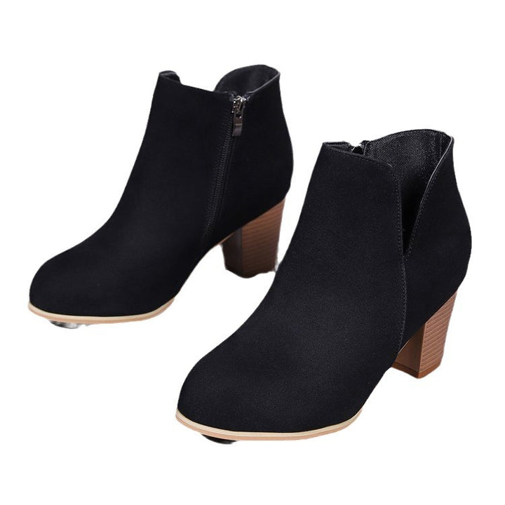 Damen Kurzstiefeletten mit V‑Ausschnitt, seitlichem Reißverschluss und robustem Blockabsatz Drune