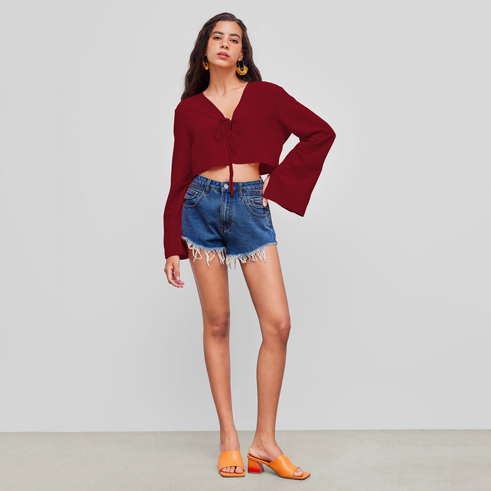Damen kurzes Bindecrop-Top mit V-Ausschnitt, Knotenbindetail und Glockenärmeln Drune