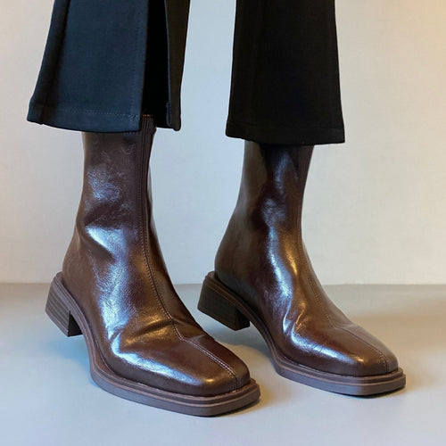 Damen Stiefelette im Reitstiefel‑Look aus softem Glattleder mit quadratischer Kappnaht und gestapeltem Blockabsatz Drune