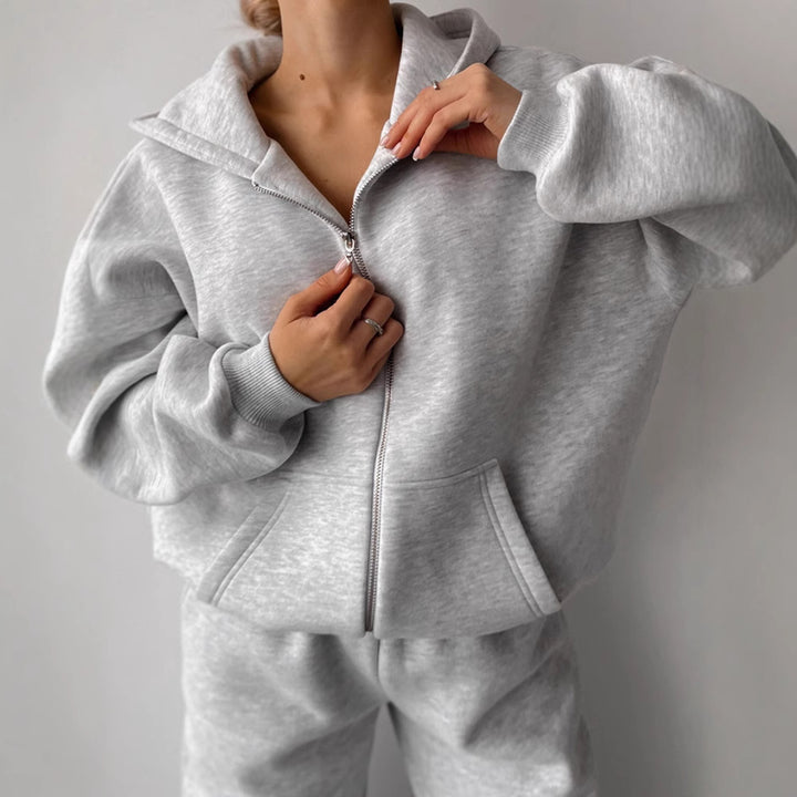 Damen Loungewear-Set Drune: Oversized Zip-Hoodie mit Kapuze und weiter High-Waist Sweatpant aus Soft-Fleece