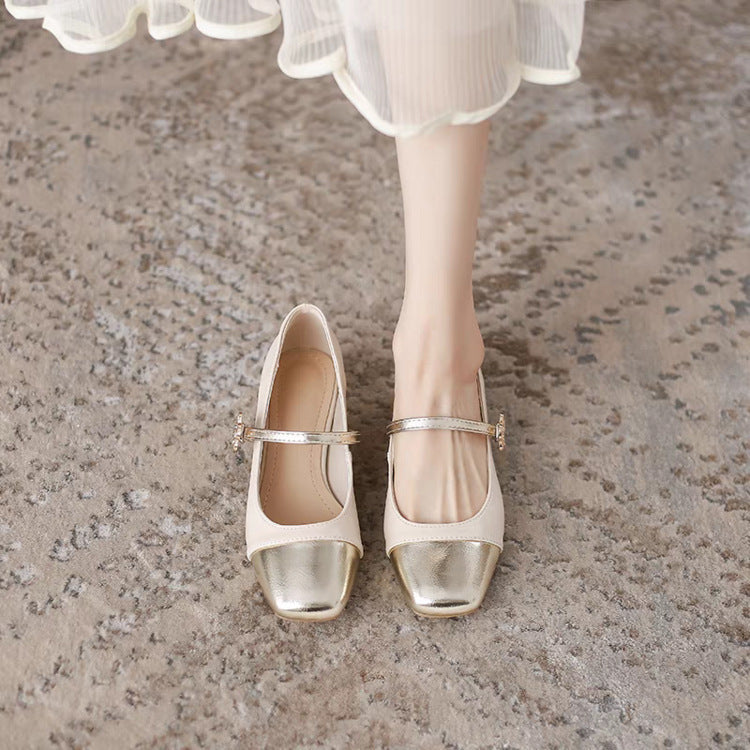 Damen elegante Ballerinas mit geschwungenem Riemen und glänzender Zehenkappe Drune
