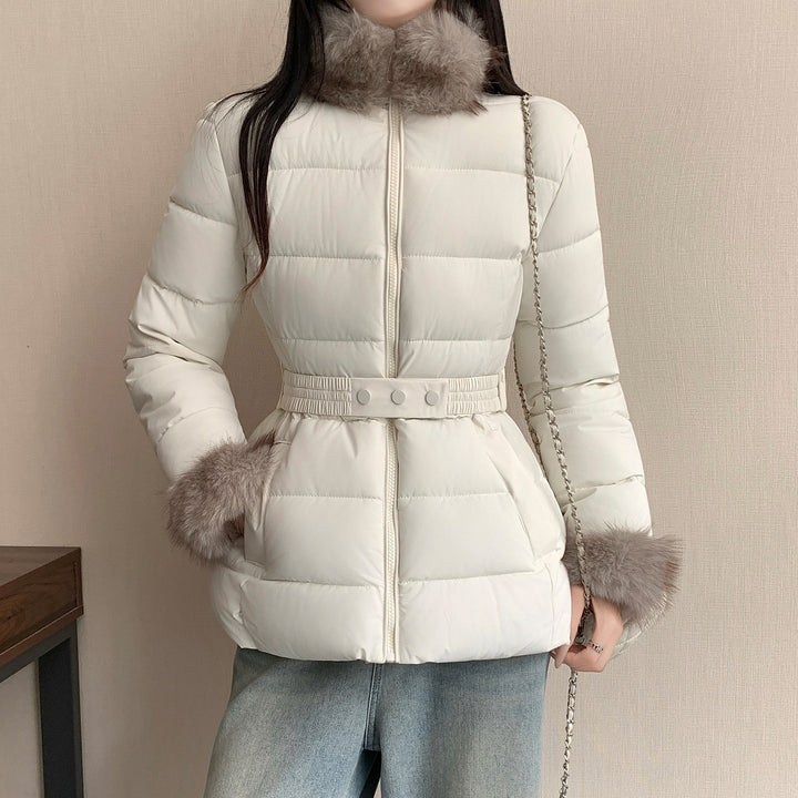 Damen nan taillierte Thermo-Kurzjacke mit elastischem Taillengürtel, Webpelzkragen und Kunstfellmanschetten Drune