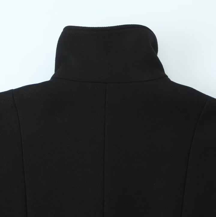 Damen nan kurze Stehkragenjacke mit verdeckter Knopfleiste, aufgesetzten Pattentaschen und cleanem Boxy-Schnitt Drune