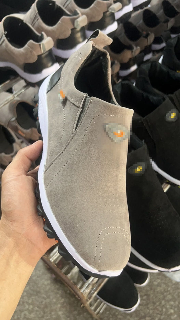 Damen Slip-On Sneaker aus Veloursimitat mit elastischen Seiteneinsätzen und profilierter Gummilaufsohle Drune