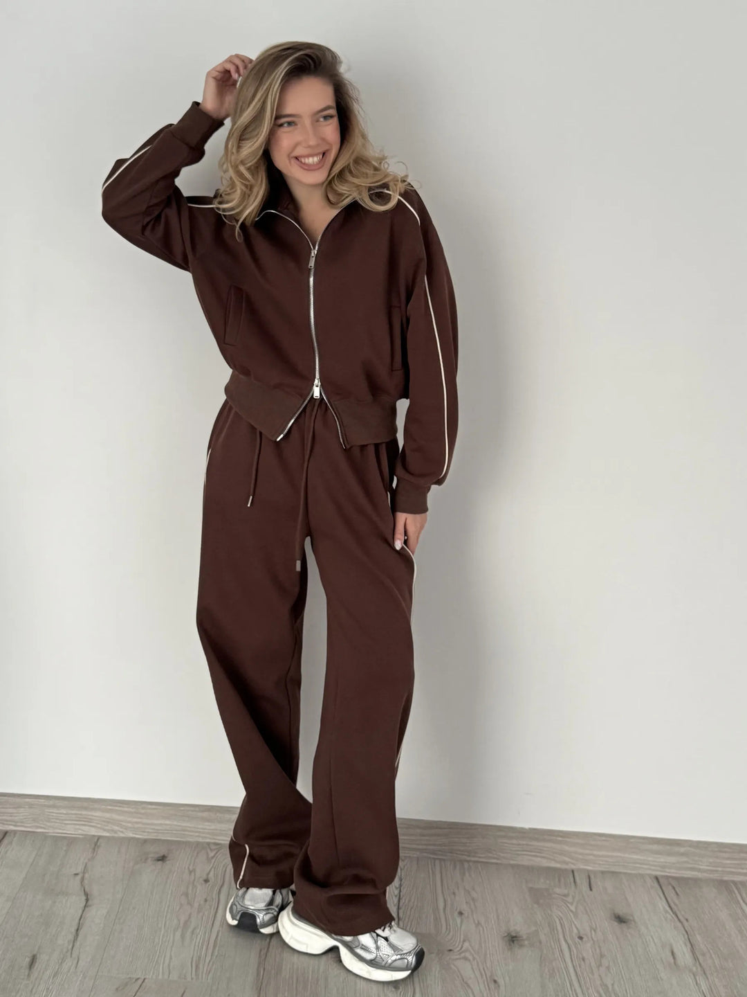 Damen Weiches Baumwoll-Mix Jogging-Set mit Stehkragen, Tunnelzugtaillen und seitlichen Kontraststreifen Drune
