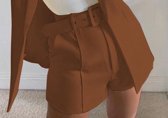 Damen Zweiteiliges maßgeschneidertes Blazer‑Set mit hochtaillierten Shorts und Gürtel Drune