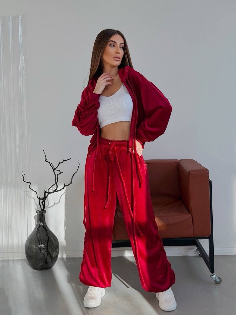 Damen Cropped Kapuzen-Sweatshirt mit Kordelzug am Saum und weite Raffung-Loungehose Drune
