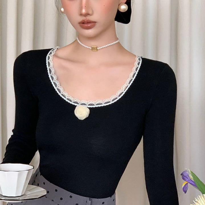 Damen Langarmshirt mit romantischen Spitzenakzenten und floralen Details