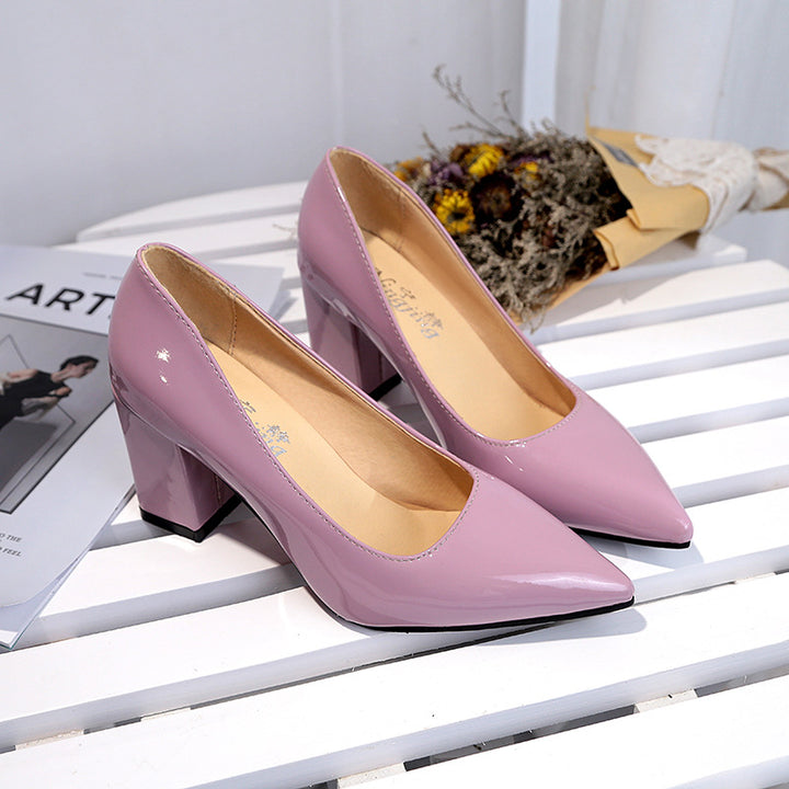 Damen Lack-Pumps mit spitzer Zehenpartie, mittelhohem Blockabsatz und gepolstertem Fußbett Drune