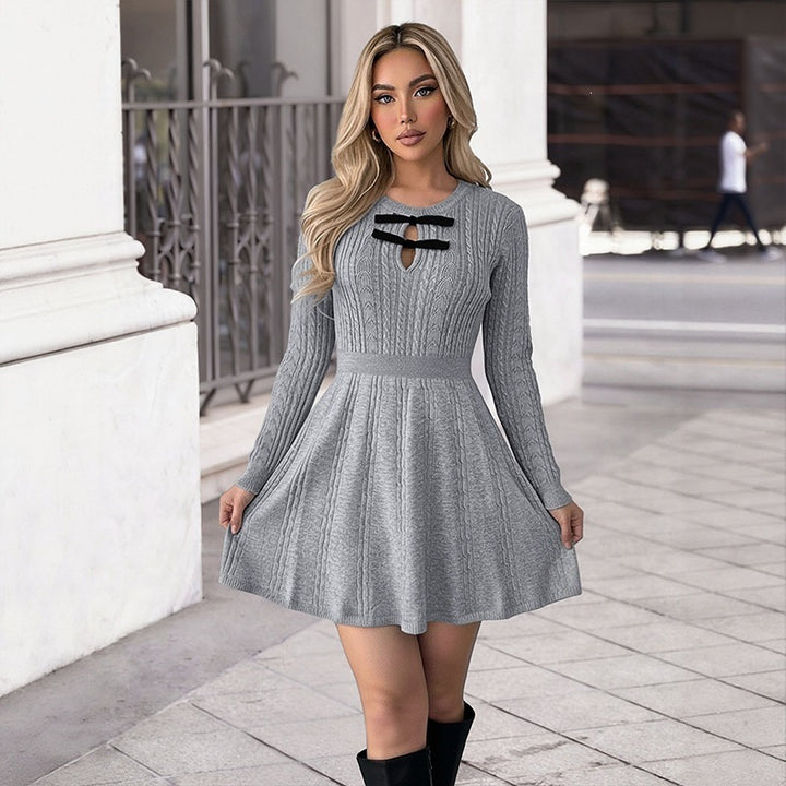 Damen Strickkleid mit Schlüssel-Ausschnitt und Kellerfalten Drune