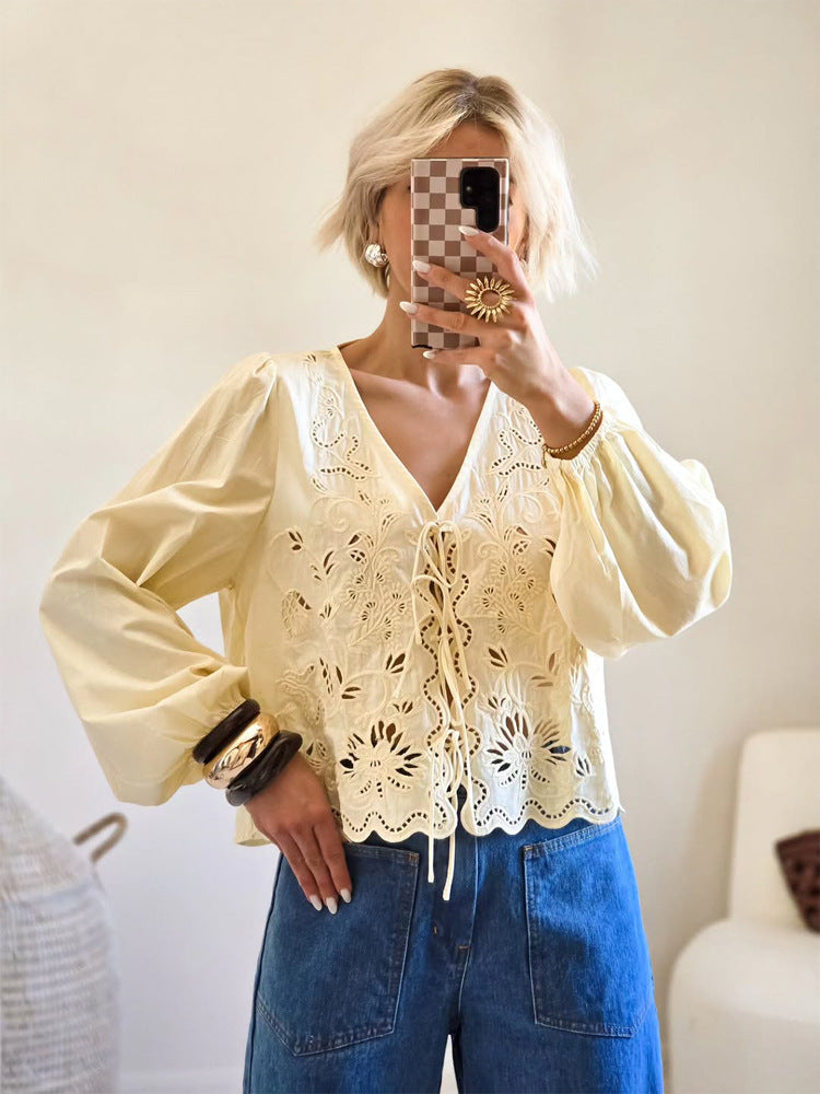 Damen Leichte Broderie-Anglaise-Spitzenbluse mit V-Ausschnitt, Bindeband und Ballonärmeln Drune