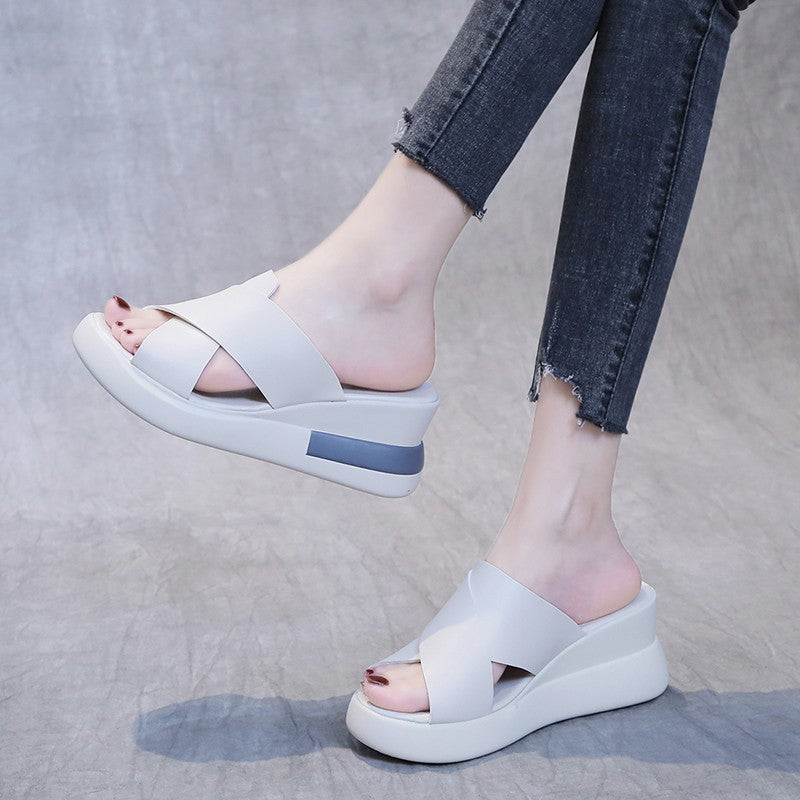 Damen nan Plateau-Pantolette mit überkreuzten Lederoptik-Riemen und ergonomischem Fußbett Drune