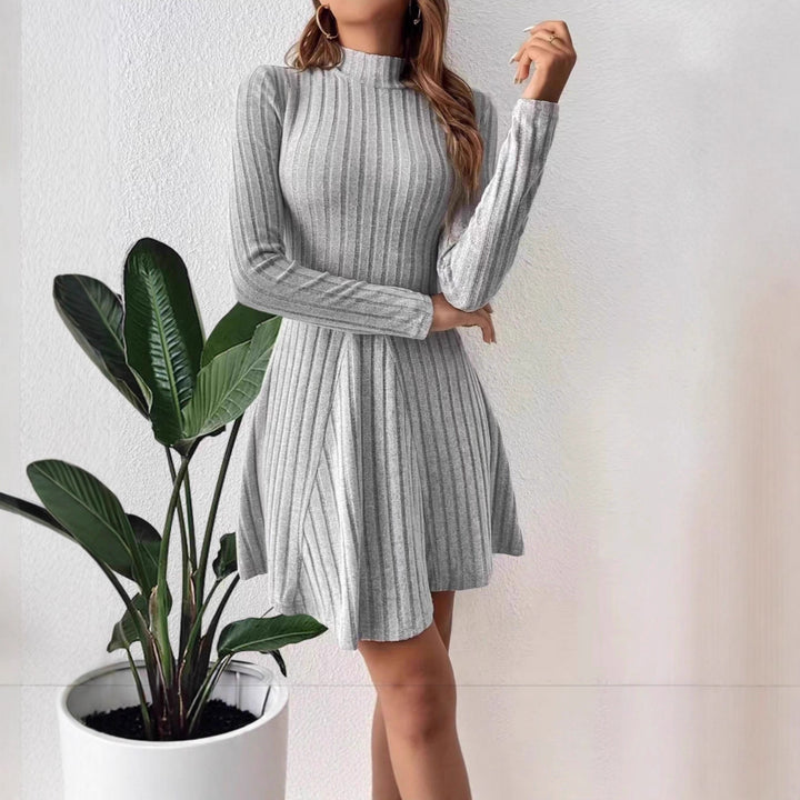 Damen Strickkleid mit elegantem Stehkragen und feiner Rippenstruktur Drune