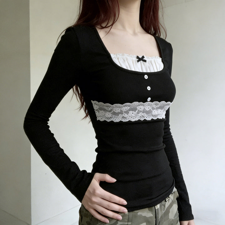 Damen Langarm-Rippshirt mit eingenähter Spitzenborte, Carmen-Ausschnitt und Zierknopfleiste Drune