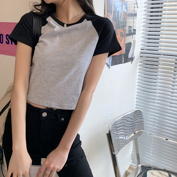 Damen Crop-Top mit kontrastierenden Ärmeln und angenehmem Baumwollmix
