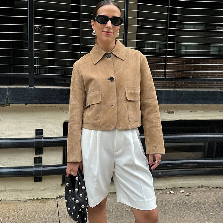 Damen modische Kurzjacke mit praktischen Brusttaschen und aufgesetzten Knöpfen Drune