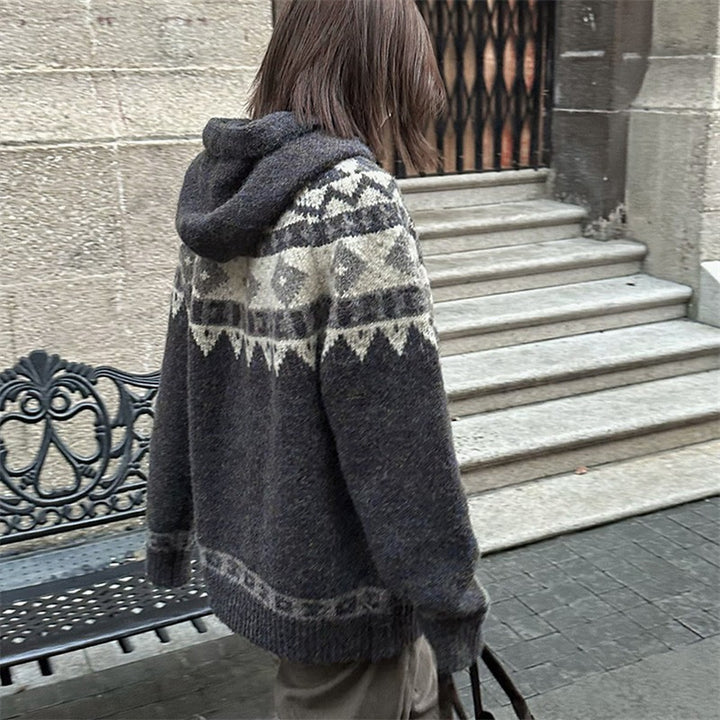 Damen kuscheliger Strickmantel mit Kapuze und traditionellen Mustern Drune