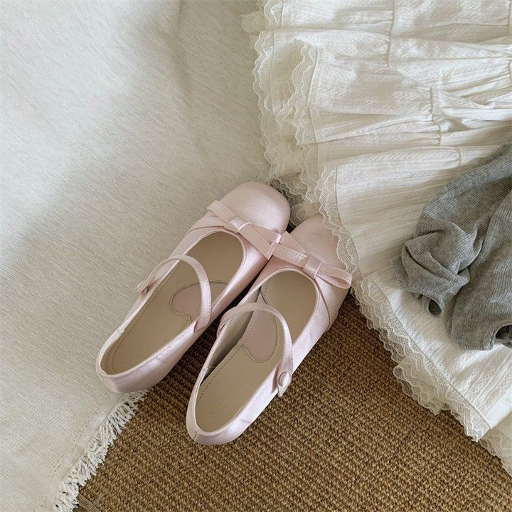 Damen Satin Mary‑Jane Ballerinas mit Knöchelriemen, Schleifenapplikation und Komfortfußbett Drune
