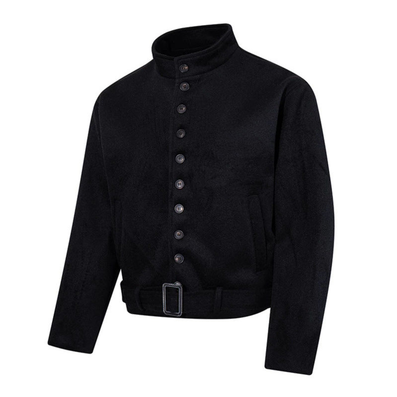 Herren Kurze Wollmix‑Jacke mit Stehkragen, durchgehender Knopfleiste und Taillengürtel Drune
