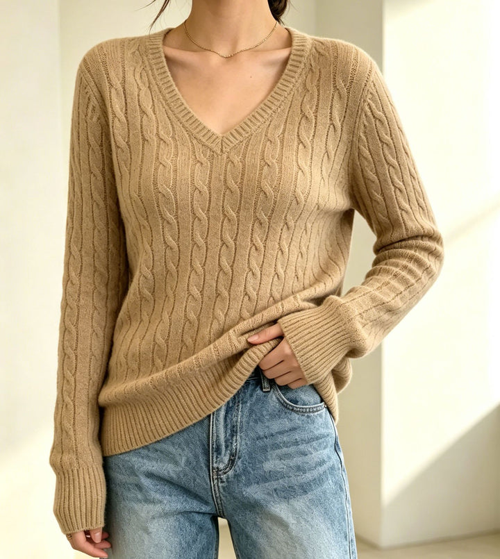 Damen Kabelstrickpullover mit V-Ausschnitt, feiner Struktur und taillierter Passform Drune