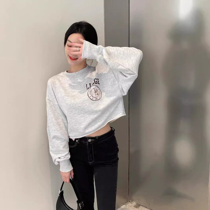 Damen Kurzer Sweatshirt mit oversized Schnitt Drune