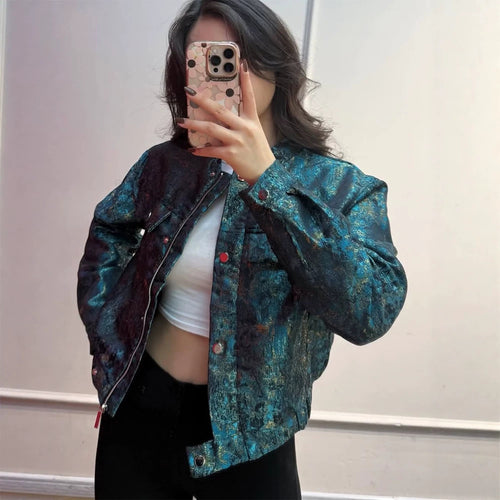 Damen Kurze Jacke im Metallic-Jacquard mit Druckknopf-Leiste und Pattentaschen Drune