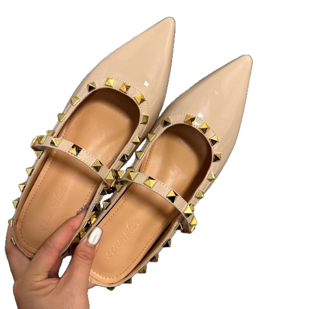 Damen Spitz zulaufende Lack‑Mary‑Jane Mules mit gepolstertem Komfortfußbett und goldenen Pyramidennieten Drune