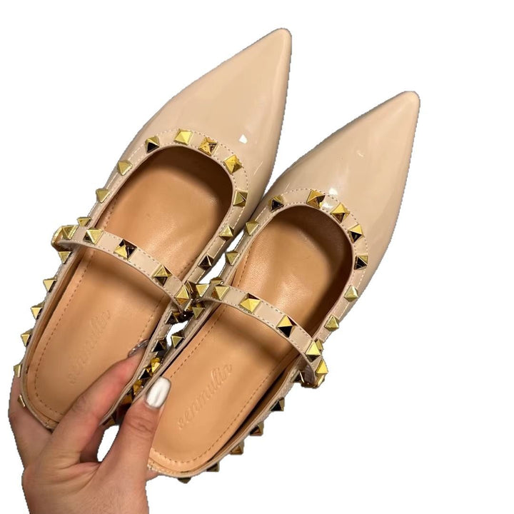 Damen Spitz zulaufende Lack‑Mary‑Jane Mules mit gepolstertem Komfortfußbett und goldenen Pyramidennieten Drune