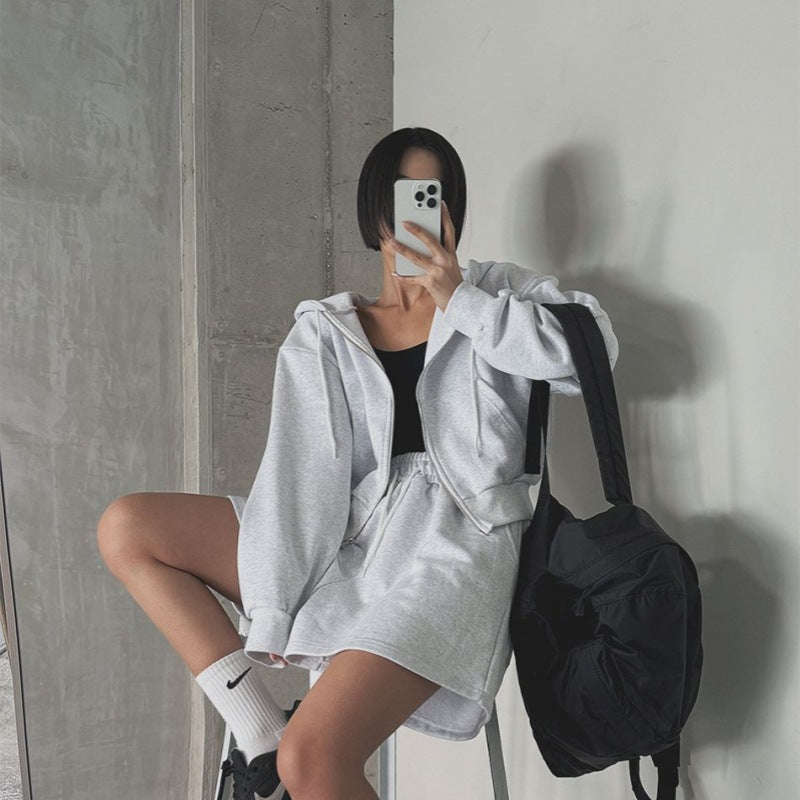 Damen sportliches Loungewear-Set mit Kapuzenjacke und Shorts Drune