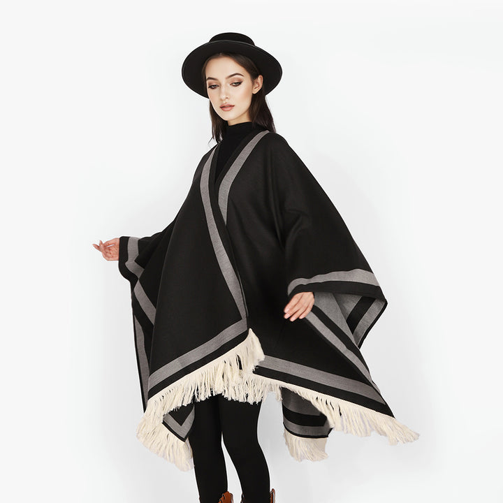 Damen Gefütterter Oversize‑Capeponcho im Kimono‑Schnitt mit Kontrastbordüre und Fransensaum Drune