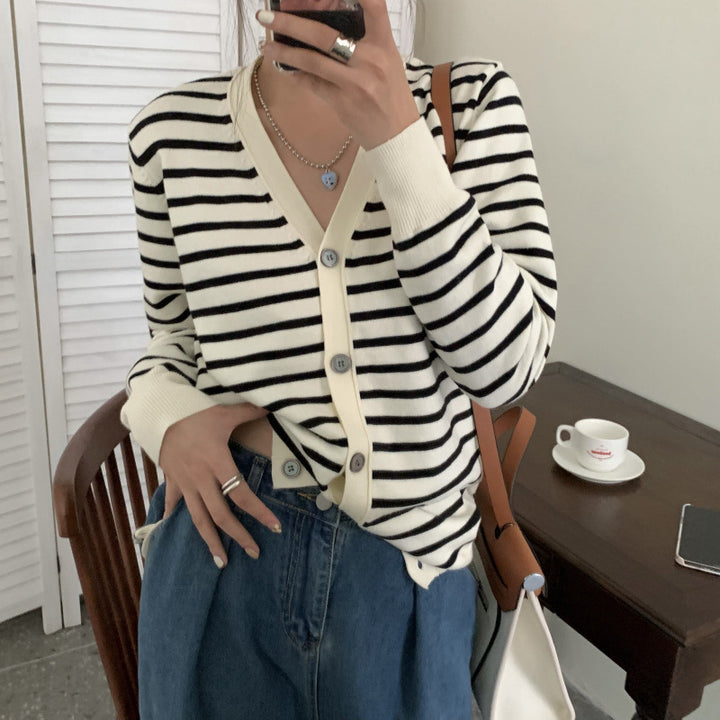 Damen Strickjacke mit modischem Streifenmuster und klassischem V-Ausschnitt Drune