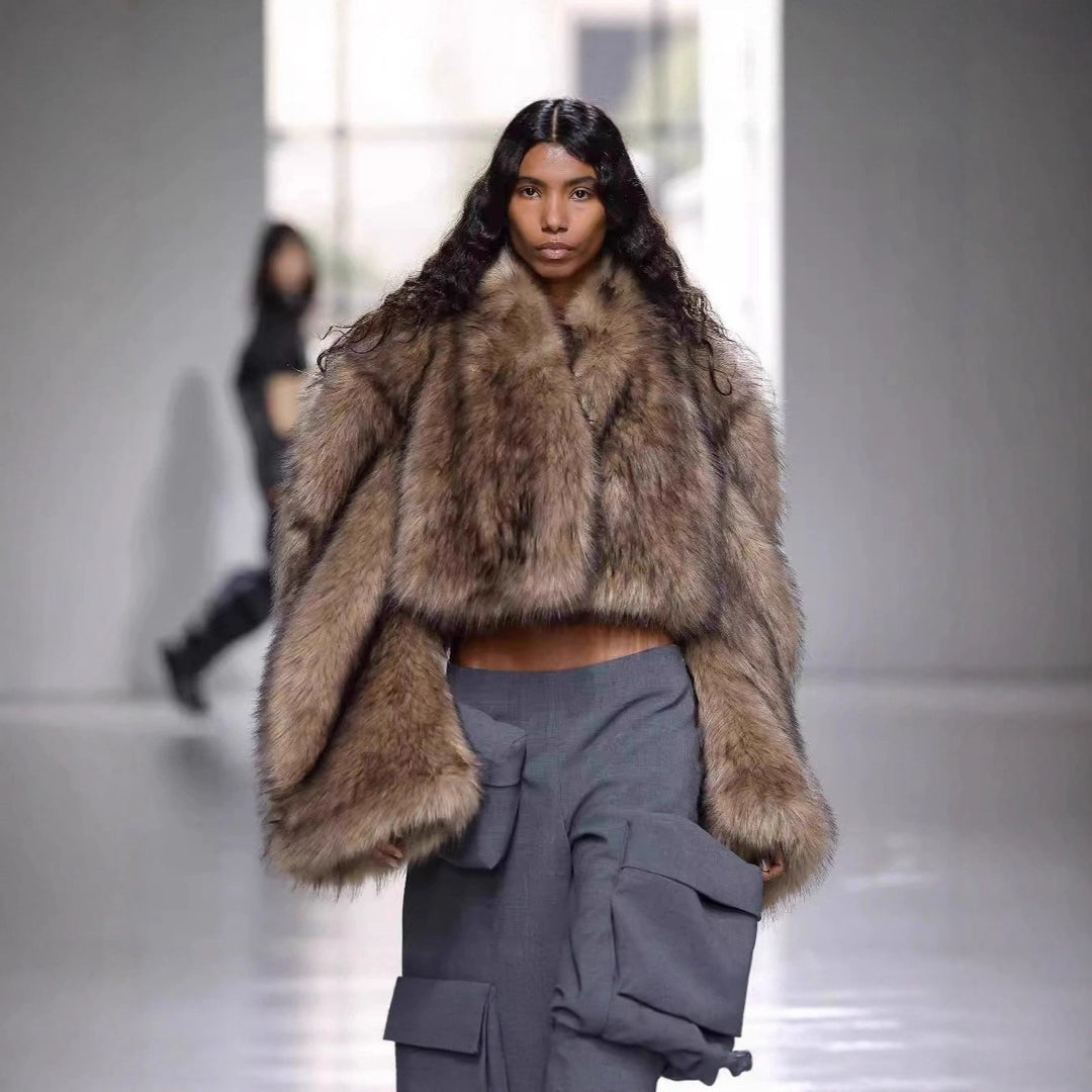 Damen Kurze voluminöse Crop-Faux-Fur-Jacke mit verlängerten Ärmeln Drune