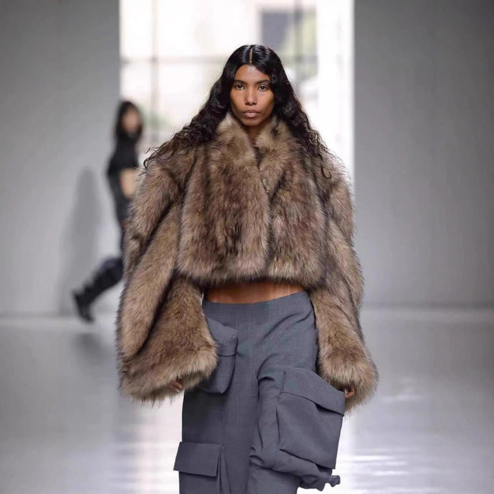 Damen Kurze voluminöse Crop-Faux-Fur-Jacke mit verlängerten Ärmeln Drune