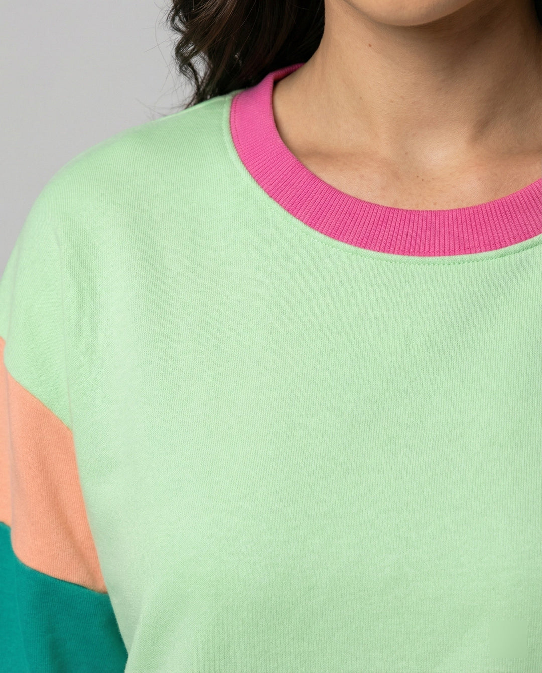 Damen lässiger Sweatshirt mit kontrastierenden Ärmeln Drune