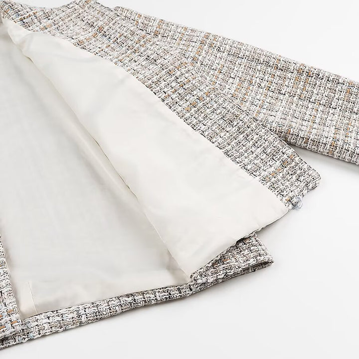 Damen Kurzjacke aus Bouclé‑Tweed mit rundem Ausschnitt und dekorativen Goldknöpfen Drune
