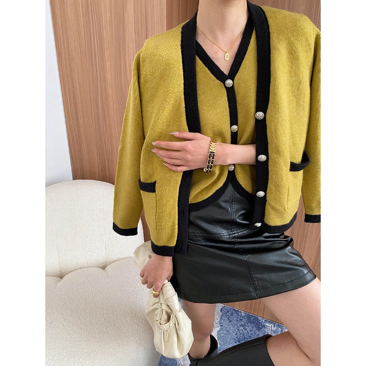 Damen kuscheliger Strickjacke mit dekorativen Knopfdetails Drune