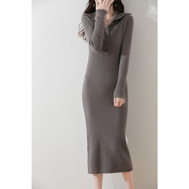 Damen Strickkleid mit hohem Kragen und Knopfdetails Drune