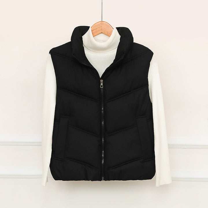 Damen Kurz geschnittene Puffer‑Steppweste mit V‑Quilt, hohem Stehkragen und Kordelzugsaum Drune