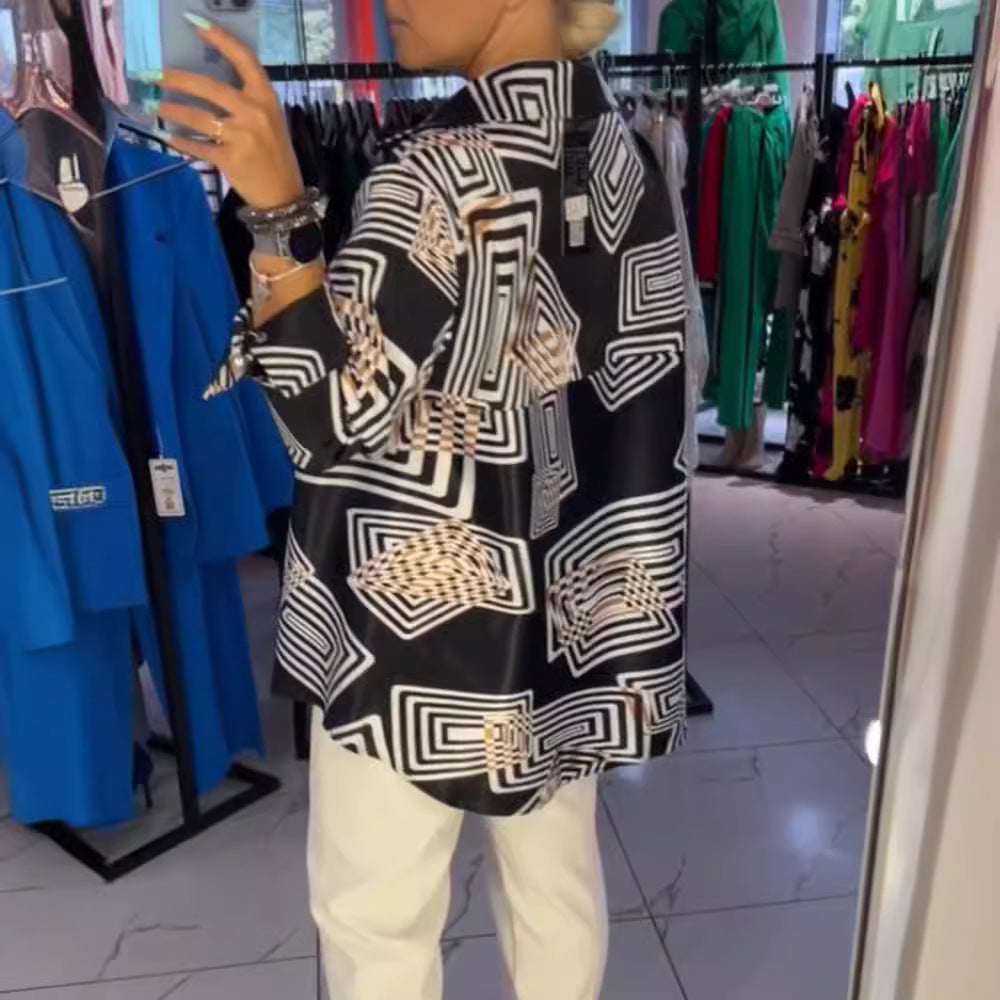 Damen nan weite Seidenoptik-Hemdbluse mit grafischem Quadratprint, asymmetrischem Zipfelsaum und Perlmuttknopfleiste Drune