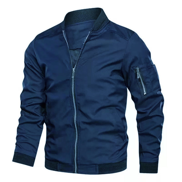 Herren Bomberjacke im Utility‑Stil mit Arm‑Reißverschlusstasche und schmaler Passform Drune