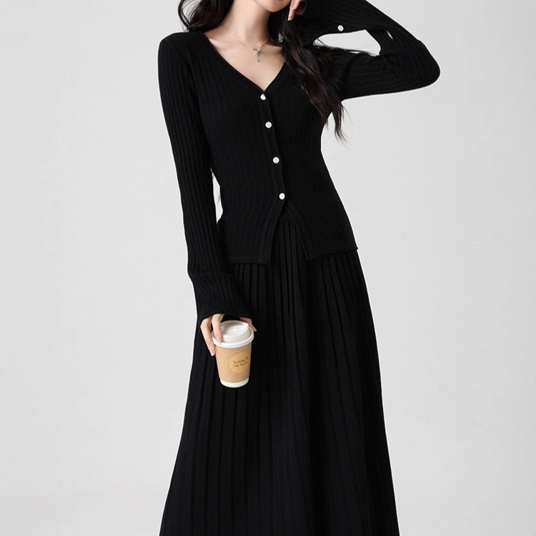 Damen Feines Strick-Set mit V-Ausschnitt Cardigan und plissiertem Maxirock Drune