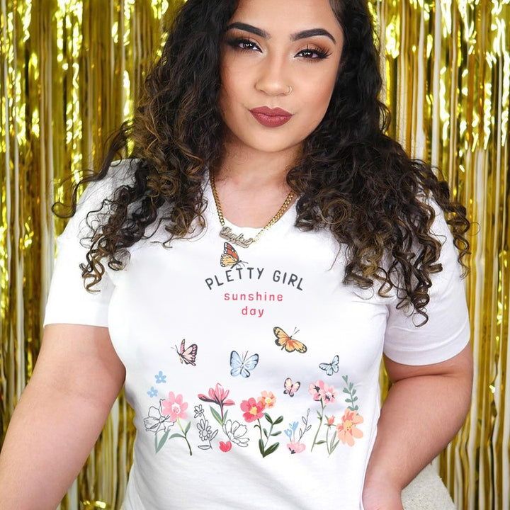 Damen T-Shirt mit verspieltem Blumendruck und elegantem Aufdruck Drune