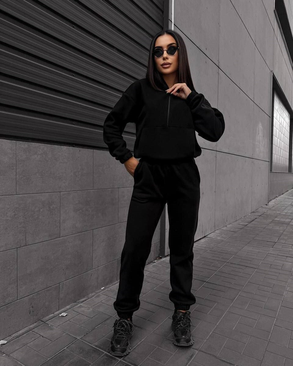 Damen sportliches Fleece-Set mit halbhohem Reißverschluss Kapuzenhoodie und lässiger Jogginghose Drune