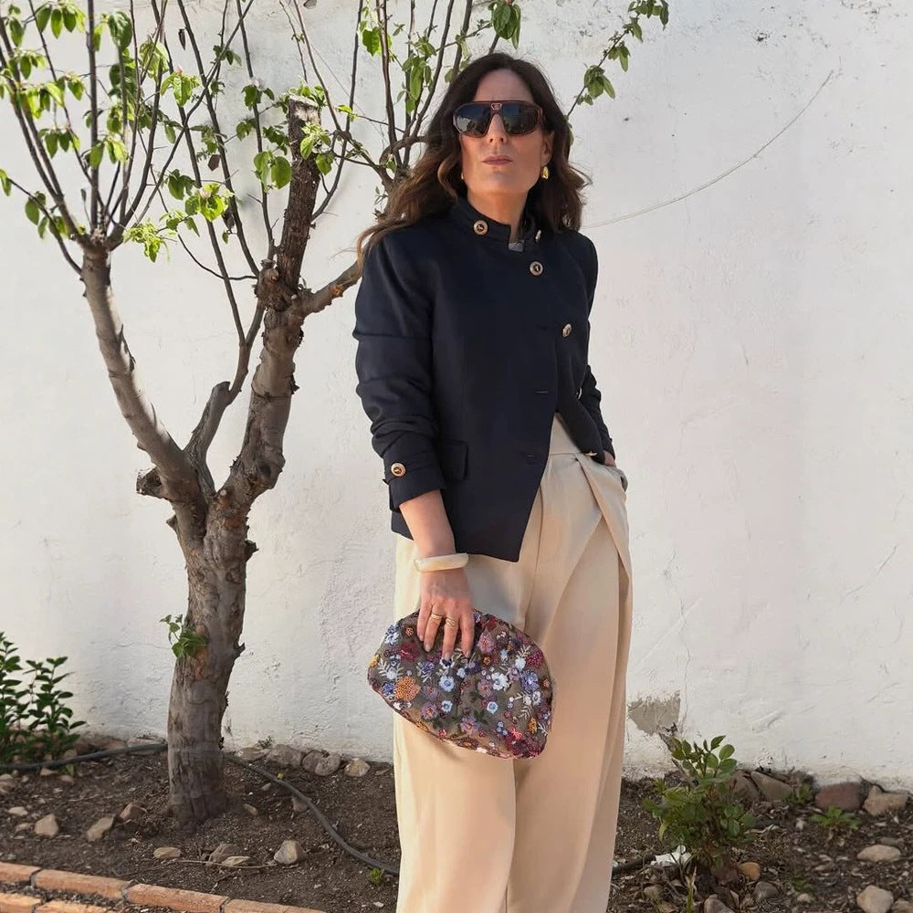 Damen Taillierter Blazer mit Stehkragen und goldenen Zierknöpfen Drune