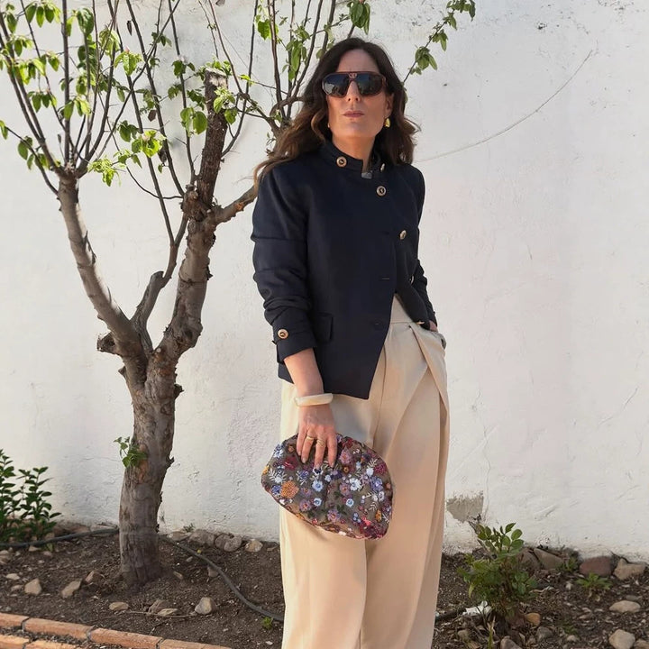 Damen Taillierter Blazer mit Stehkragen und goldenen Zierknöpfen Drune