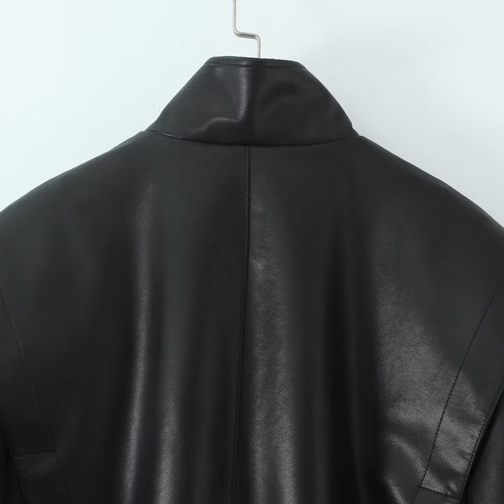Damen Cropped Jacke im futuristischen Biker-Look aus veganer Lederoptik mit hohem Stehkragen und elastischem Saum Drune