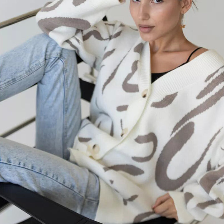 Damen Strickjacke mit modernem Muster und eleganten Knöpfen
