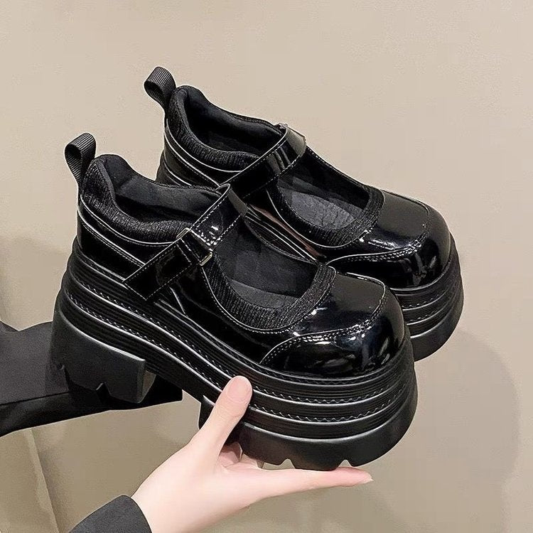 Damen Plateau-Mary-Jane Schuhe mit glänzender Oberfläche und verstellbarem Riemen Drune