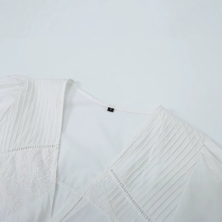 Damen Bestickte V‑Ausschnitt Bluse mit Kellerfaltenpasse und Ballonärmeln Drune