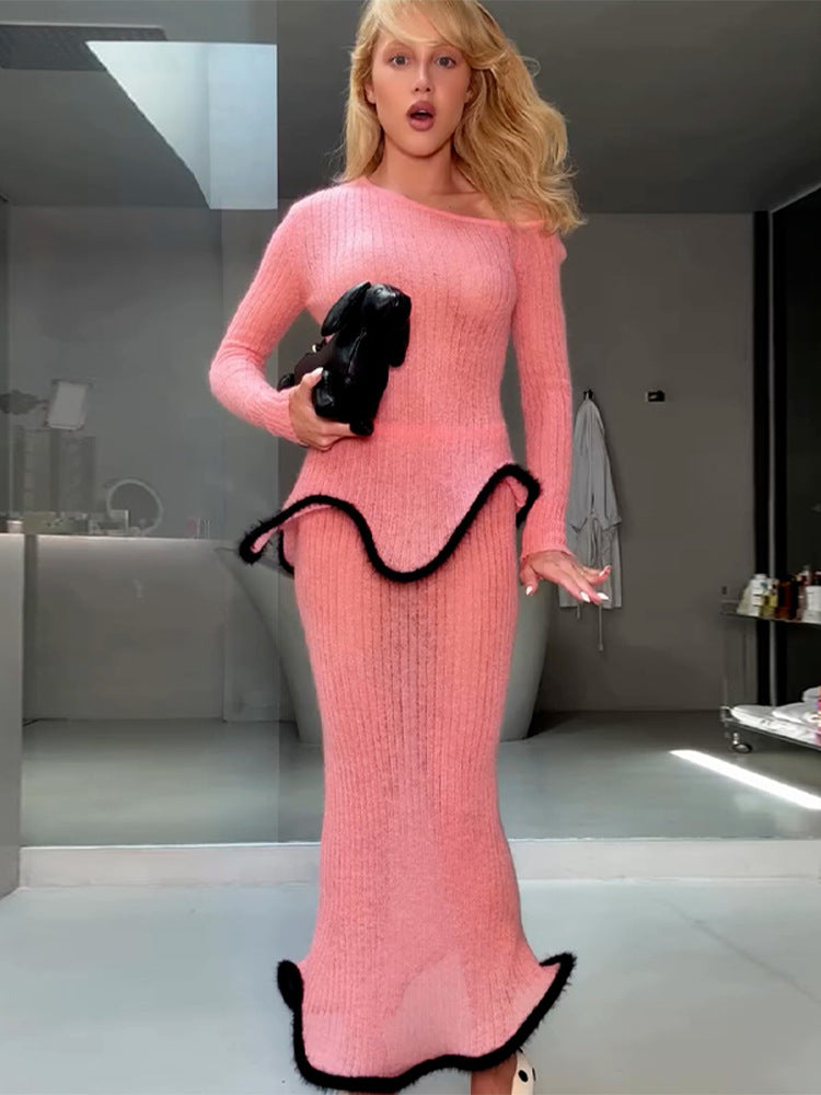Damen Figurbetontes langes Rippstrick-Kleid mit asymmetrischem Ausschnitt, Volant‑Peplum und kontrastierender Kederkante Drune